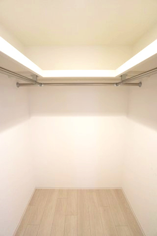 セレニテ江坂グランデの収納|ウォークインクローゼット