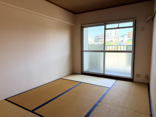 パレス朝霧ヶ丘の和室