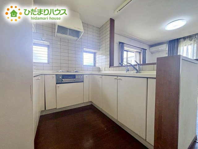 【キッチン】 | 石岡市南台1丁目　中古戸建 | 収納が多いのでキッチンの上は常にきれいに保てます！！ お料理がしたくなるそんな嬉しい・楽しいキッチンです♪