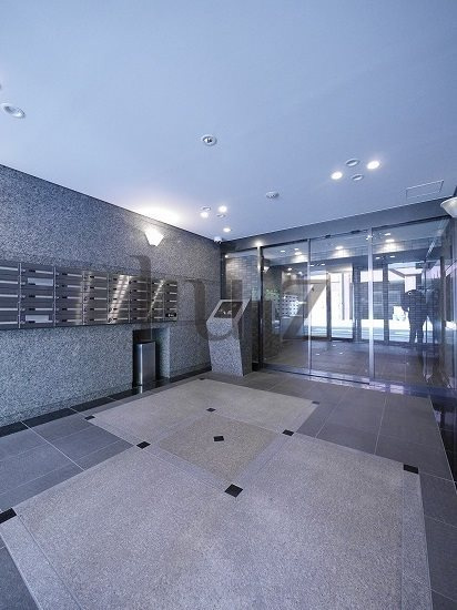川崎市幸区大宮町の賃貸マンションのエントランス
