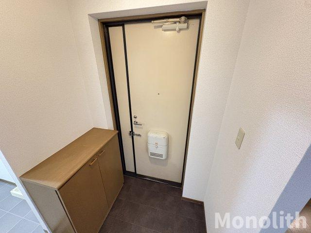 竹城台ハイツＥ棟の玄関