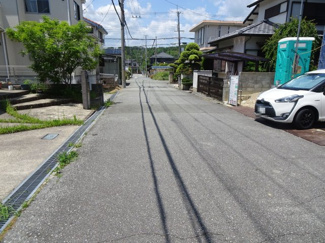 【前面道路含む現地写真】 | 川西市大和東2丁目14の8　新築一戸建て