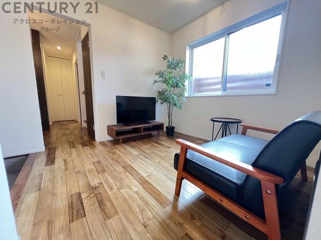 各部屋採光あり明るいお部屋です♪