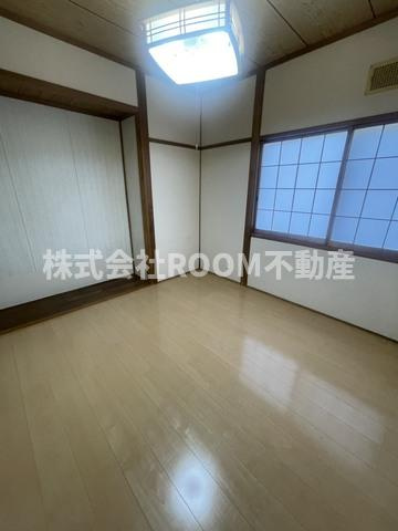 久保田貸家の洋室|落ち着いた色調の洋室です