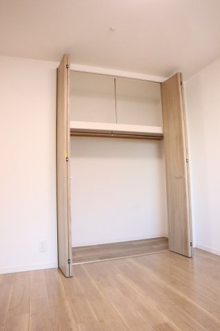 アルファステイツ助任本町の収納|洋室6.0帖のクローゼット