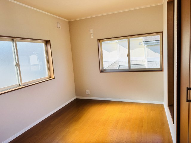 八王子市　弐分方町　中古戸建ての子供部屋|～2階6.0帖の洋室　2面採光で明るく風通しの良いお部屋です～