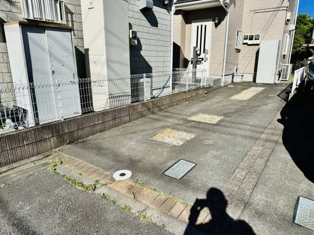 八王子市　弐分方町　中古戸建ての駐車場|～2台駐車可能カースペース～