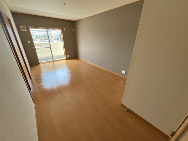 姫路市亀山２丁目のハイツの居間・リビング