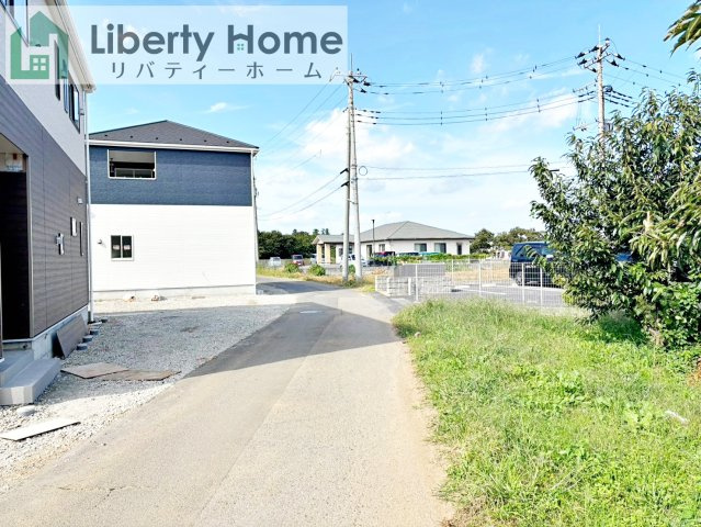 土浦市神立町第9　新築戸建　3号棟の前面道路含む現地写真