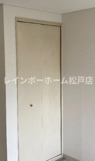 特典：仲介手数料が無料です!!の内装|明るい色調の室内です