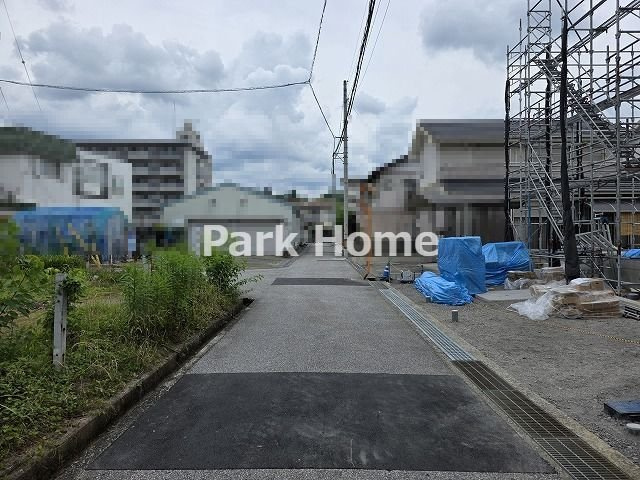 高知市針木東町　第1・2号棟 新築戸建ての前面道路含む現地写真