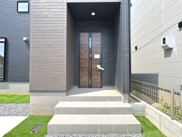 グラファーレ　一宮市萩原町西宮重　全1区画分譲の玄関|破られにくい2ロックでピッキング対策に有効。シリンダー自体が不正開錠しにくい構造になっています。