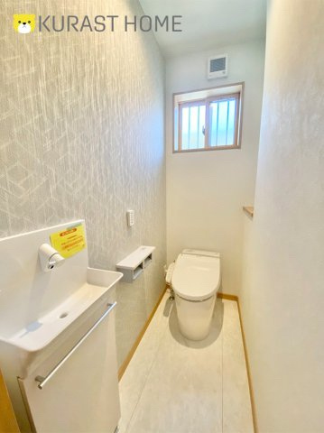向日市鶏冠井町番田　新築戸建のトイレ|2階トイレ