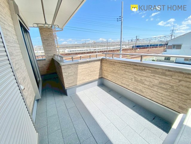 向日市鶏冠井町番田　新築戸建のバルコニー