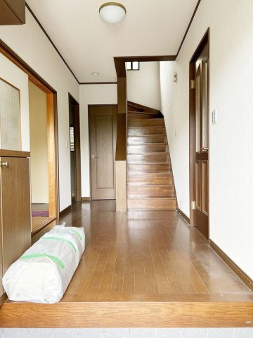 【玄関】 | 中古一戸建　南国市緑ヶ丘３丁目