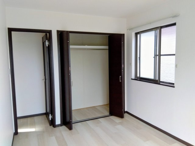 売中古戸建　富士市宮下の収納|荷物が多くても収納スペースがたっぷりあるので、生活スペースを広く確保する事ができます。