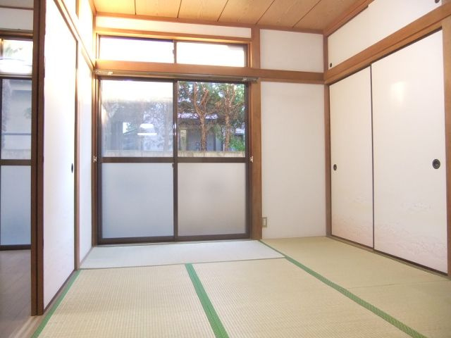 シャルムメゾンＡの和室|落着ける和室があります。（写真は102号室）