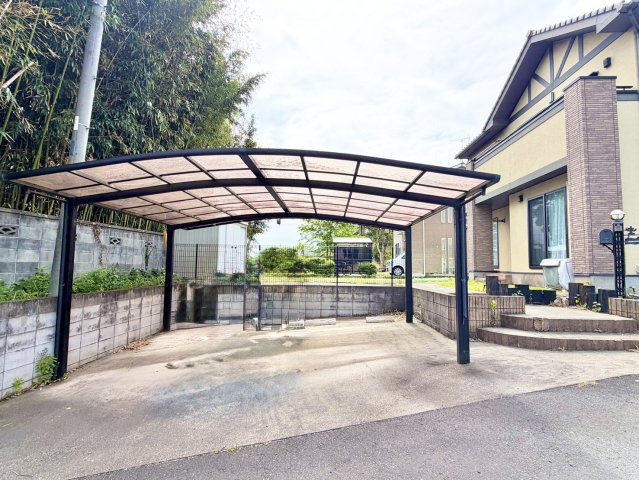桜川市富谷中古戸建【住友林業】の駐車場