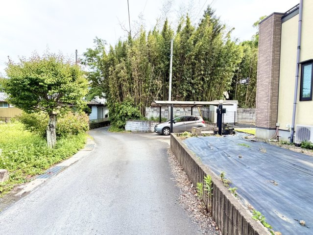 桜川市富谷中古戸建【住友林業】の前面道路含む現地写真