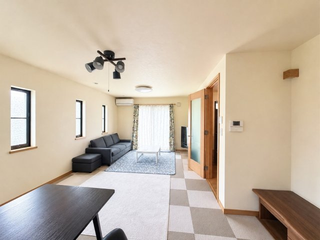 桜川市富谷中古戸建【住友林業】の居間・リビング