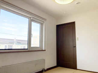 【洋室】 | 手稲区稲穂4条6丁目　中古戸建 | 2階6帖洋室・収納付きの使いやすい洋室♪