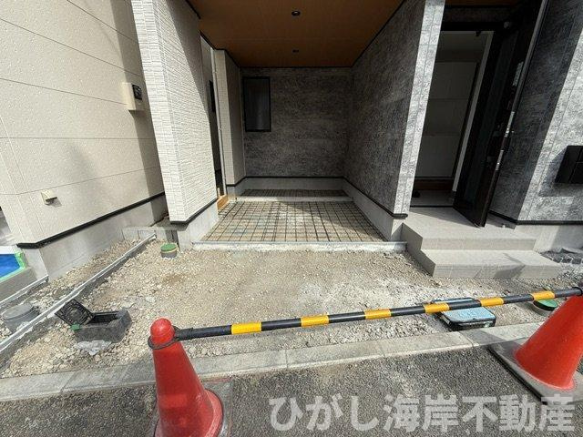 茅ヶ崎市十間坂2丁目　新築戸建　　全３棟の駐車場|5月24日撮影　外構工事中　駐車スペース