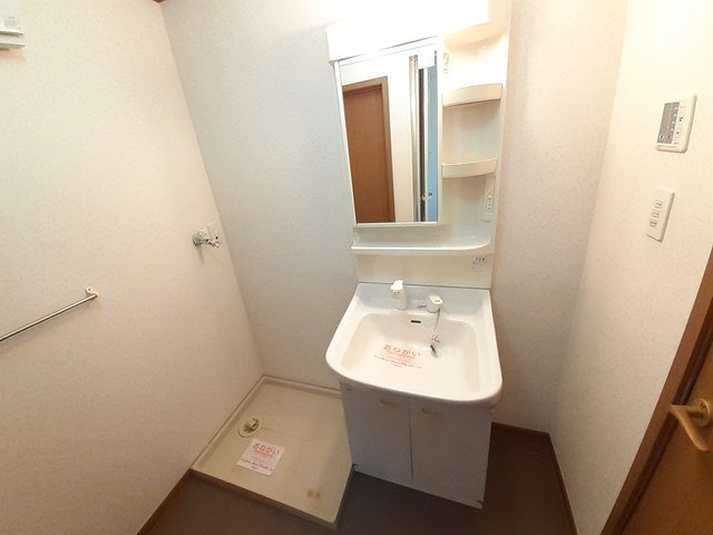 パイングローヴヒルズＣの洗面所|洗面所です