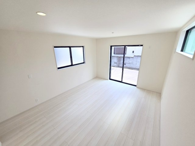 青梅市末広町1丁目　新築1号棟の居間・リビング