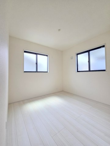 青梅市末広町1丁目　新築1号棟の洋室