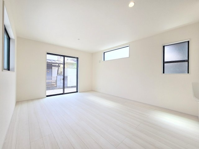 青梅市末広町1丁目　新築1号棟の居間・リビング