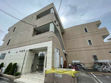 オートロック、防犯カメラ完備☆