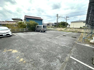 【駐車場】