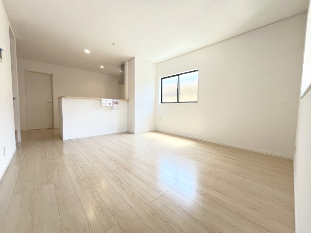 【居間・リビング】 | 糟屋郡粕屋町阿恵第1　2号棟（全2棟）【仲介手数料無料・0円】 | 現地写真。
