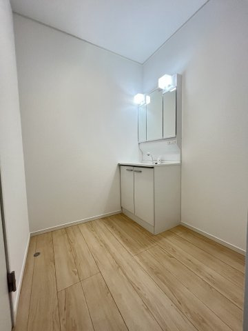 【洗面所】 | 糟屋郡粕屋町阿恵第1　2号棟（全2棟）【仲介手数料無料・0円】 | 施工例。施工例は完成時と異なる場合があります。