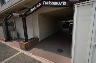 メゾンナカムラのエントランス