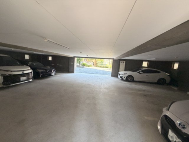 リバーサイドテラスの駐車場