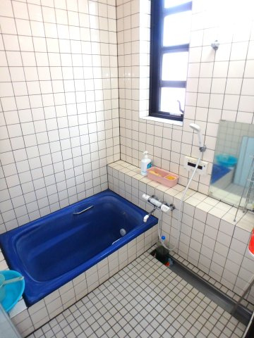 鶴ヶ島市松ヶ丘中古戸建の浴室