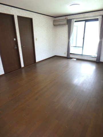 鶴ヶ島市松ヶ丘中古戸建の洋室