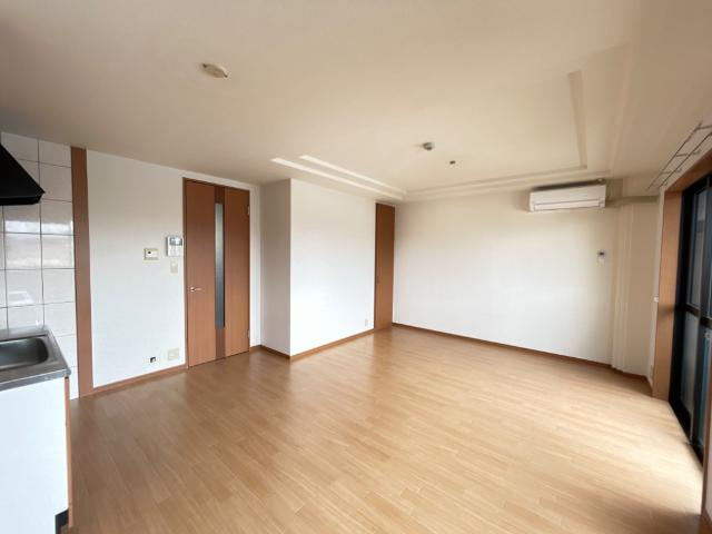 遠賀郡岡垣町鍋田１丁目のアパートの居間・リビング|リビング（イメージ）