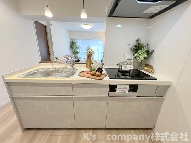 ●藤沢市宮原　藤沢長後スカイハイツのキッチン|小さいお子様のいるご家庭はお子様を見守りながら家事ができます◇