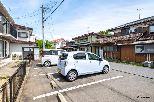 ベル・ジュ・メゾンの駐車場