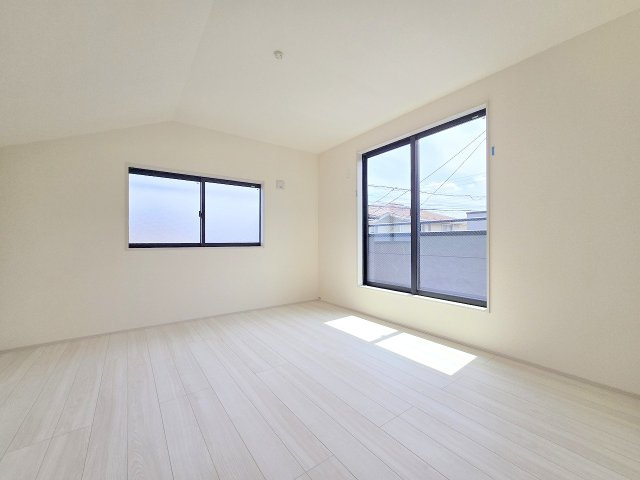 青梅市末広町1丁目　全２棟の洋室