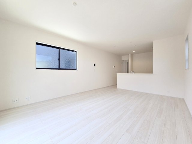青梅市末広町1丁目　全２棟の居間・リビング