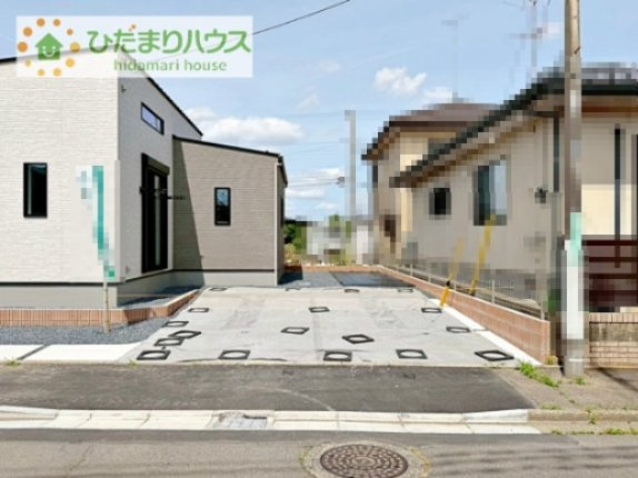 【駐車場】 | 筑西市幸町第1期　新築戸建　3号棟 | ゆったりとしたカースペースで、ファミリーカーや軽自動車もラクラク駐車出来ますね♪