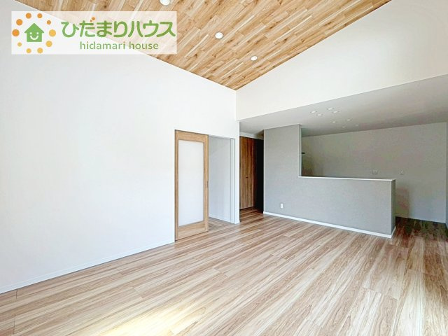 【居間・リビング】 | 筑西市幸町第1期　新築戸建　3号棟 | お子様が元気に遊べる広々としたリビングです！