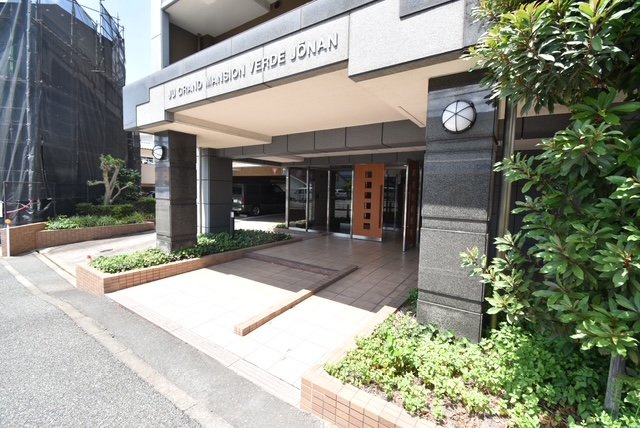 JGMヴェルデ城南のエントランス