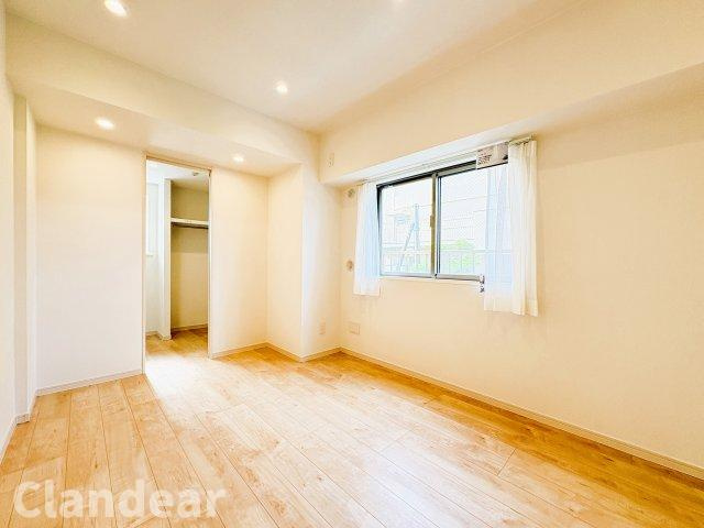 フィオーレお花茶屋の洋室|ドキドキの新生活も、安心してスタート。ぴったりの住まいを見つけませんか？クランディアが一緒に住まい選びをサポートします‼　まずは、お気軽にお問合せください　＃クランディア