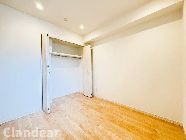 フィオーレお花茶屋の洋室|ドキドキの新生活も、安心してスタート。ぴったりの住まいを見つけませんか？クランディアが一緒に住まい選びをサポートします‼　まずは、お気軽にお問合せください　＃クランディア