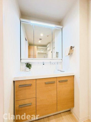 フィオーレお花茶屋の独立洗面台|ドキドキの新生活も、安心してスタート。ぴったりの住まいを見つけませんか？クランディアが一緒に住まい選びをサポートします‼　まずは、お気軽にお問合せください　＃クランディア