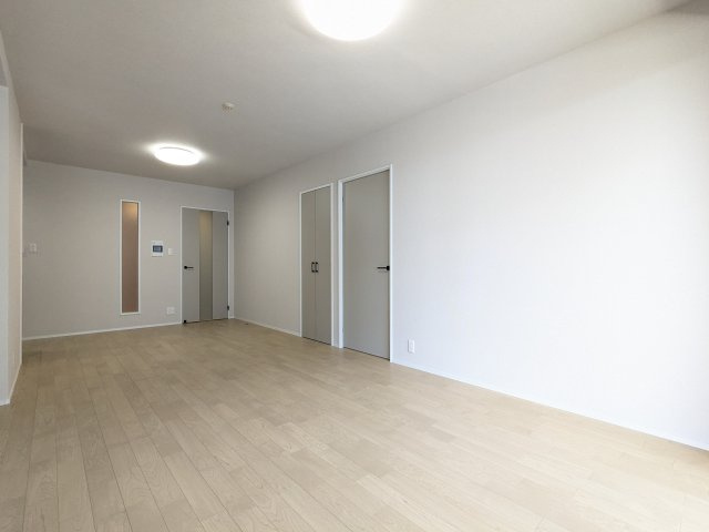 【居間・リビング】 | コアマンション城南ネクステージ | １５帖のリビングは家族団らんの一時を演出してくれます♪